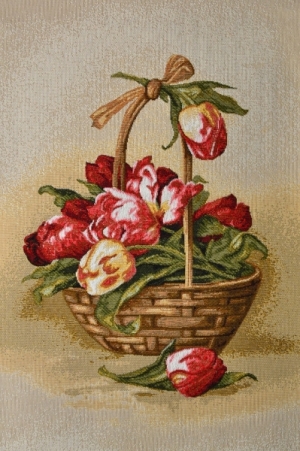 Картины / Натюрморт из гобелена - Корзина с тюльпанами Картина 25х35 см красные 4369
