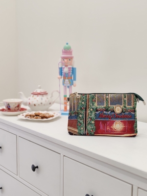 Сумки / Косметички из гобелена - 1045 Косметичка Зима Вена Трамвай 25х16х6 см 2621830 кольца под ремешок
