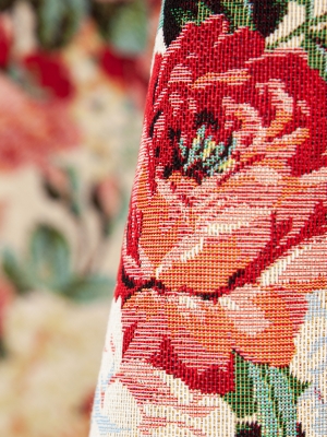 Всесезонная коллекция текстиля Basic / Розы герцогини из гобелена - Розы герцогини Беж Скатерть овал 160х260 см 06075 н/р